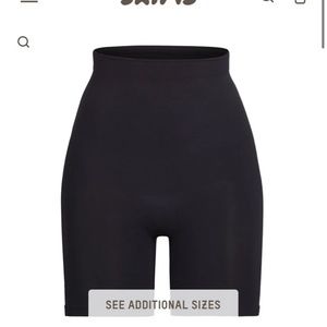 SKIMS sculpting short